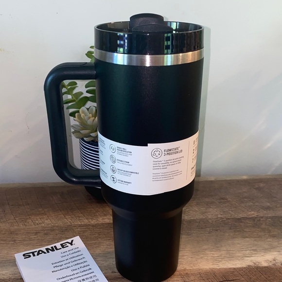 NWB!! Stanley Black Quencher H2.0 Tumbler 40oz - Picture 11 of 14